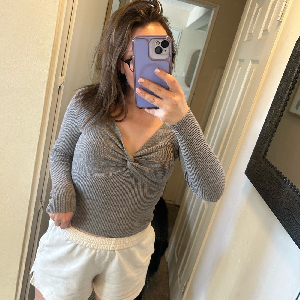 Forever 21 Gray Twist-Front Ribbed Long-Sleeve Top